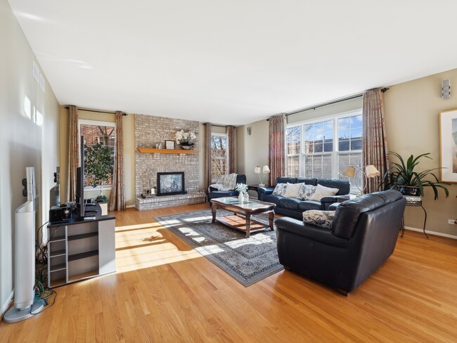 Building Photo - 483 W Falkirk Pl