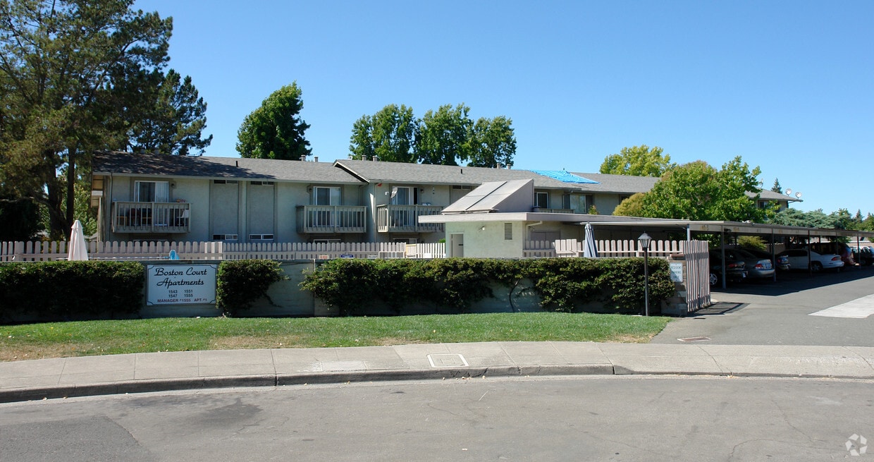 Boston Court Apartments Santa Rosa Ca Apartments Com