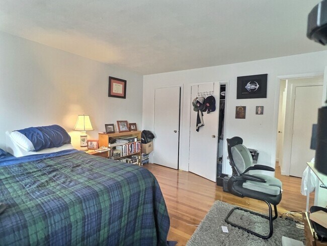 Building Photo - 1027 Commonwealth Ave