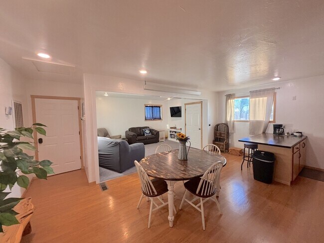 Foto del edificio - 705 US-191