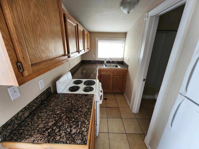 Building Photo - 1587 W Nevada Pl