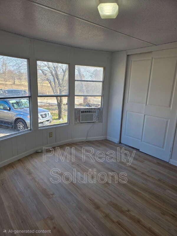 Building Photo - 310 Elberta Ave