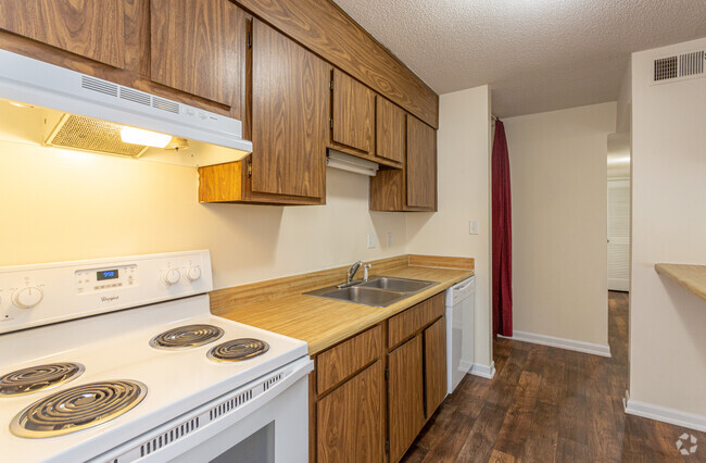 1HAB, 1BA - 713 ft² - Greenbrier Apartments