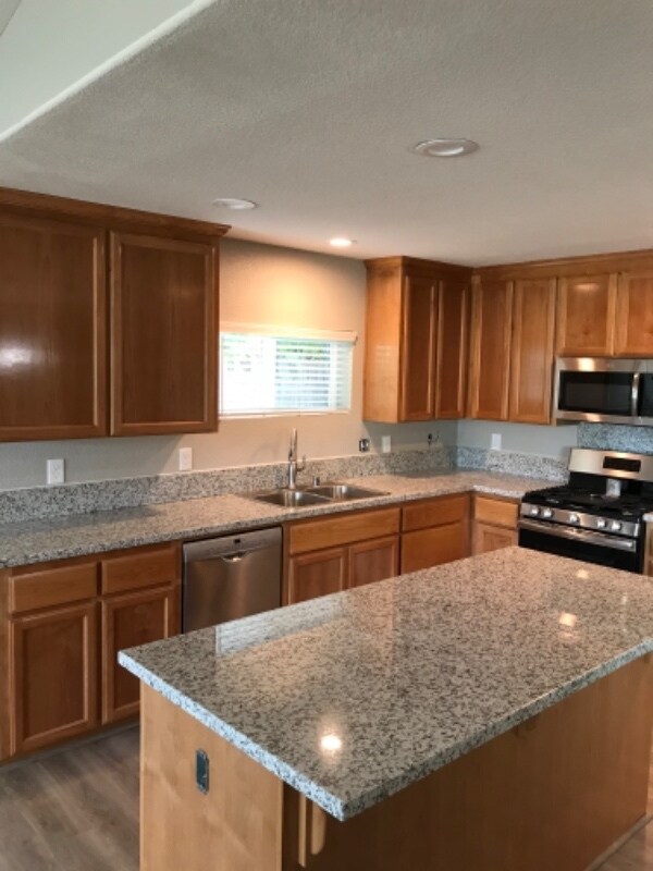 Foto del edificio - 7730 Crane Rd