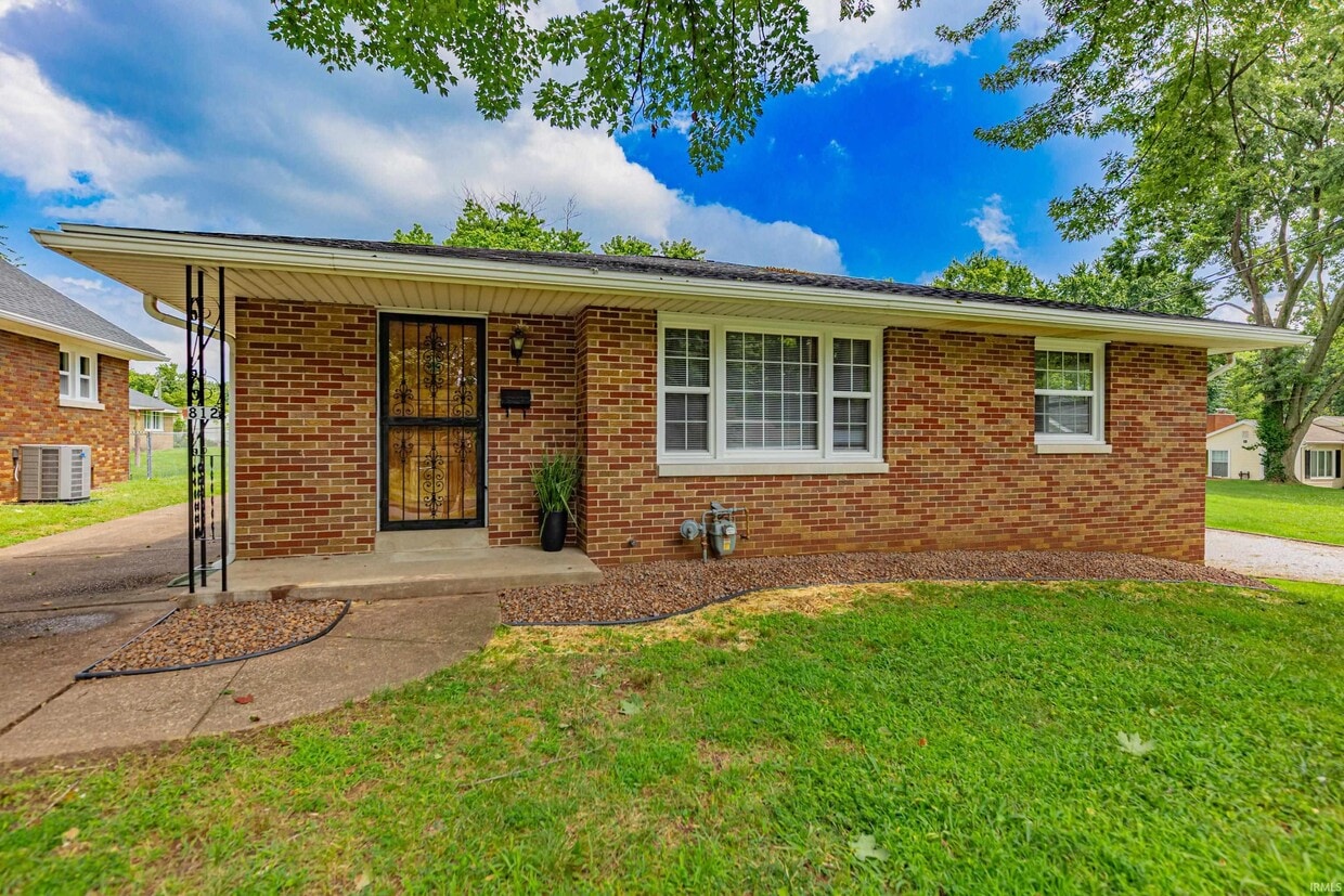 Primary Photo - 812 S Cullen Ave