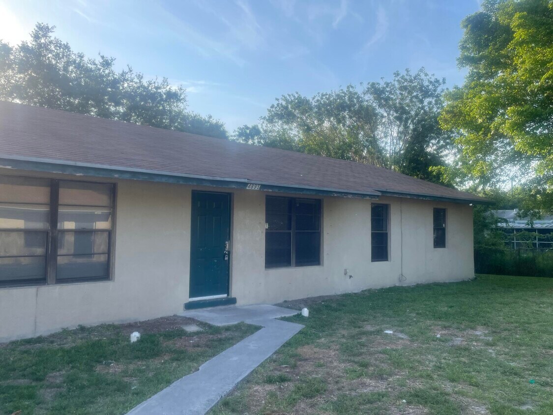 4895 Badger Ave, Haverhill, FL 33417 Townhome Rentals in Haverhill FL