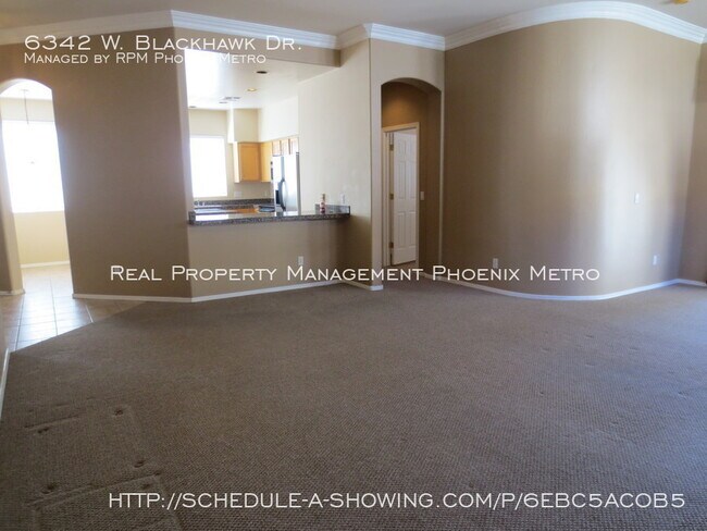 Foto del edificio - GATED ARROHWEAD COMMUNITY!!