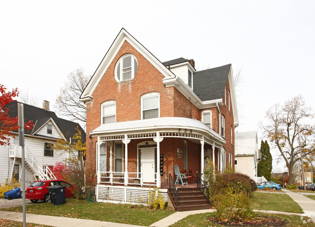 Building Photo - 723 Lawrence St