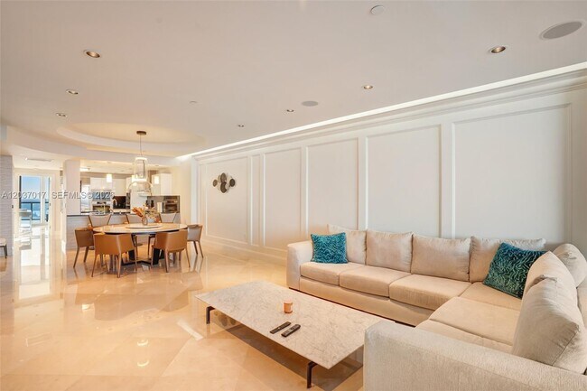 Building Photo - 17121 Collins Ave