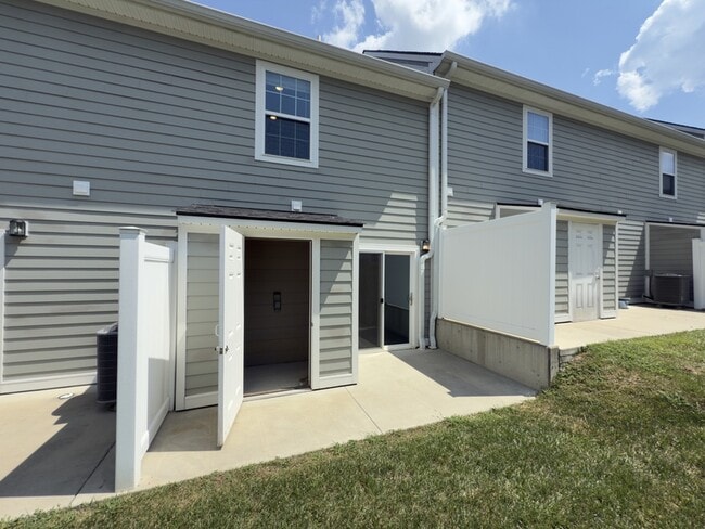 Building Photo - 209 Terrace Dr
