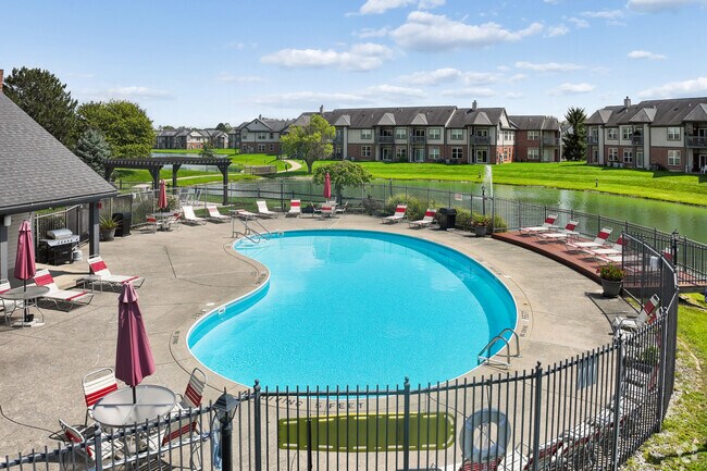 Piscina - Spinnaker Cove Apartments