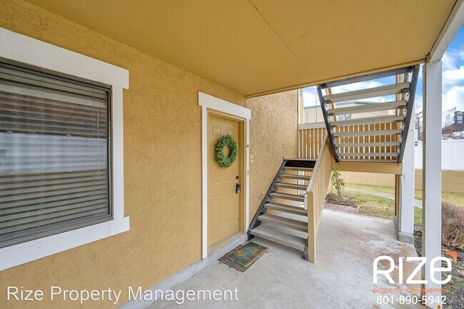 Building Photo - 1261 Shadow Ridge Dr