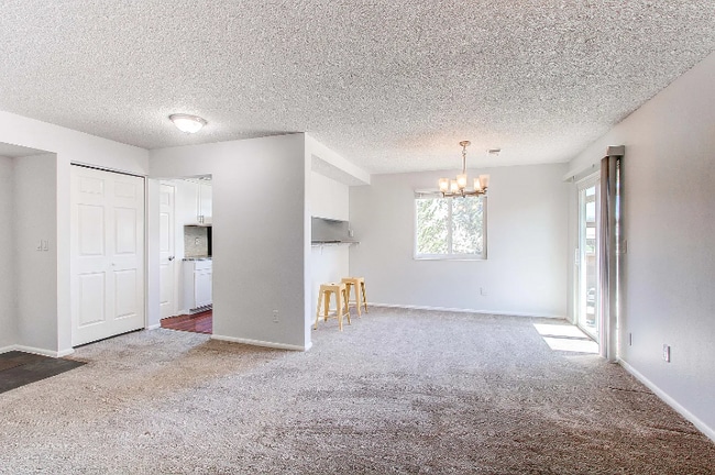 Building Photo - 3043 S Ursula Cir