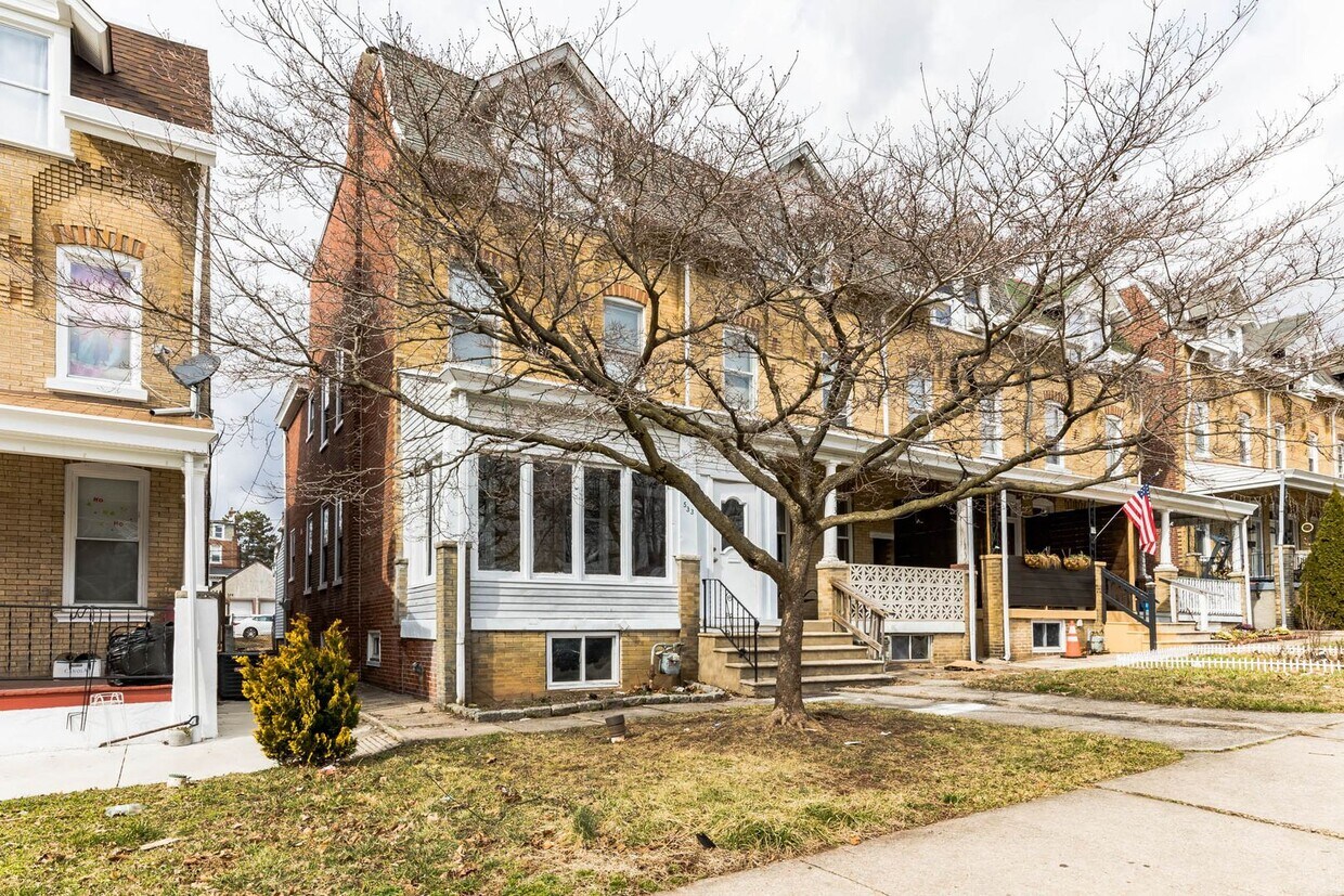 Primary Photo - 5 Bedroom, 2 full bath Norristown Rental!
