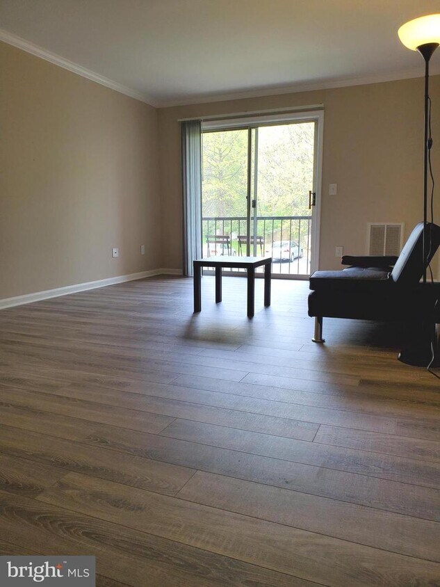 14903 Rydell Rd Unit 204, Centreville, VA 20121 Room for Rent in