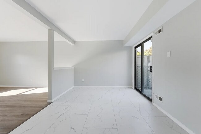 Foto del edificio - 111 Presidential Dr