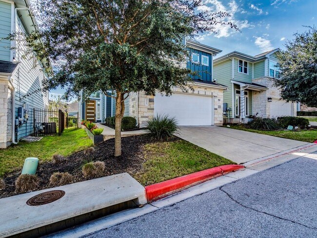 Building Photo - 2215 Capulet St