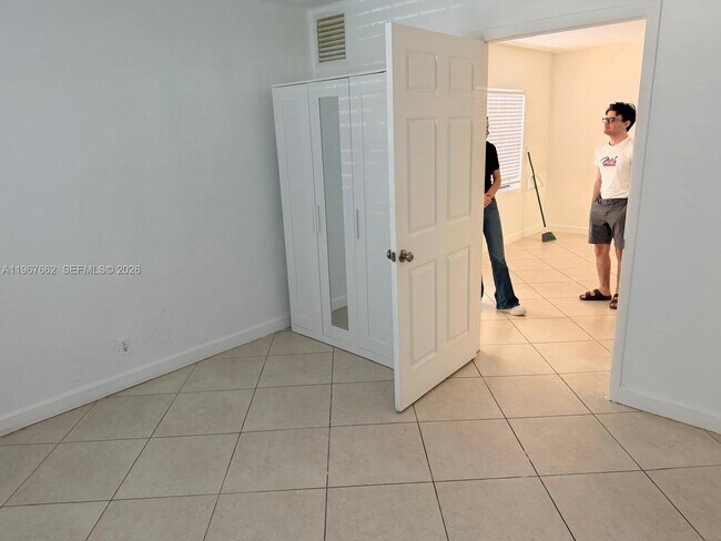 Foto del edificio - 1928 N 20th Ave