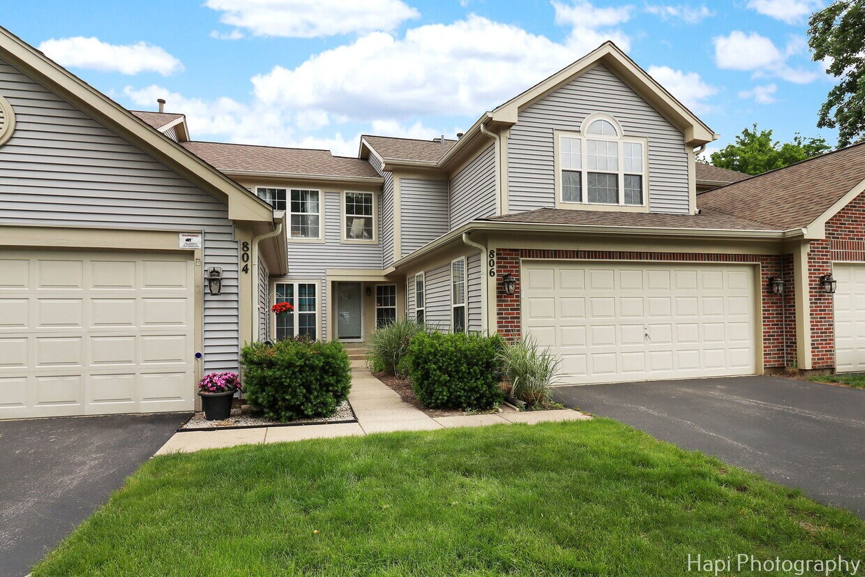 Primary Photo - 806 N Shady Oaks Dr