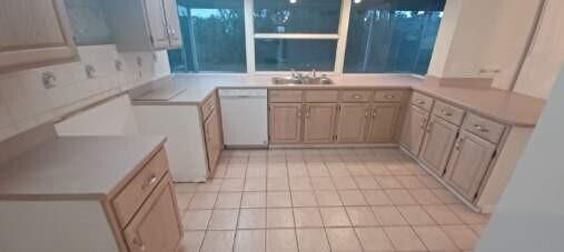 Foto del edificio - 150 NW Byron St