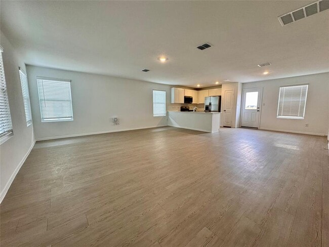 Building Photo - 554 Sormonne Lp