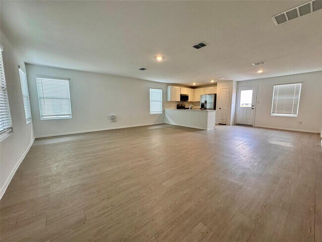 Foto del edificio - 554 Sormonne Lp