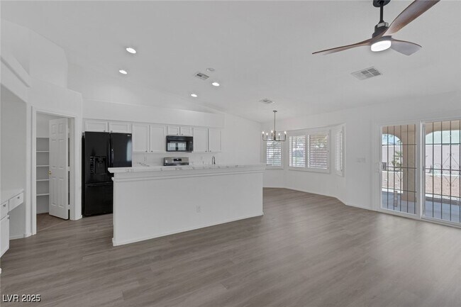 Foto del edificio - 5808 Spinnaker Reach Ave