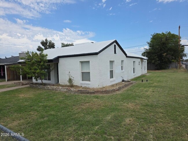 Building Photo - 143 S Olive