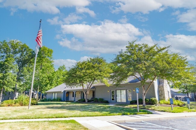 Building Photo - Woodlake