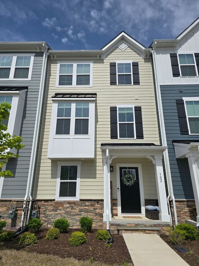 Building Photo - 302 Fost Blvd