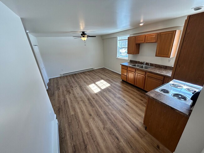 Foto del edificio - 231 Constant Ave