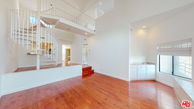 Foto del edificio - 16137 Sunset Blvd