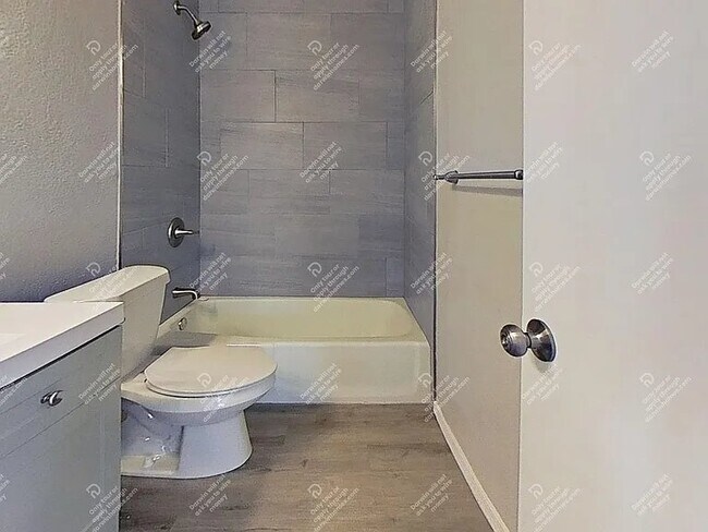 Foto del edificio - 4604 W Durham St