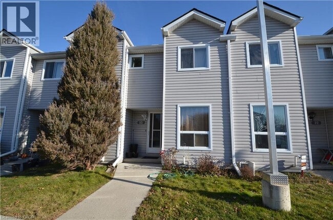 Building Photo - 490 Grey St