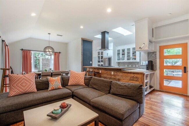 Foto del edificio - 6414 Vickery Blvd