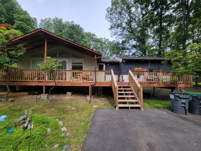Primary Photo - 141 Roundhill Rd