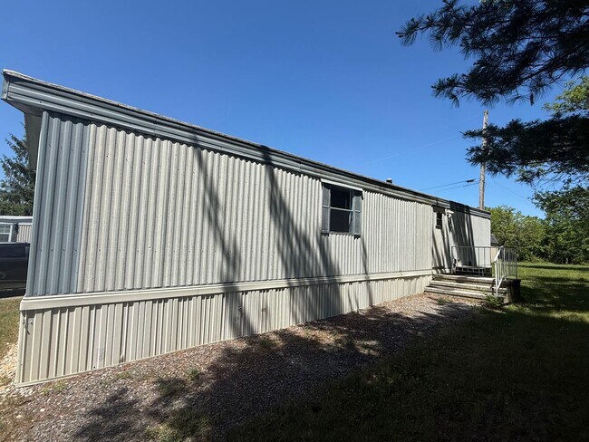 Foto del edificio - 415 Meadow Brook Road