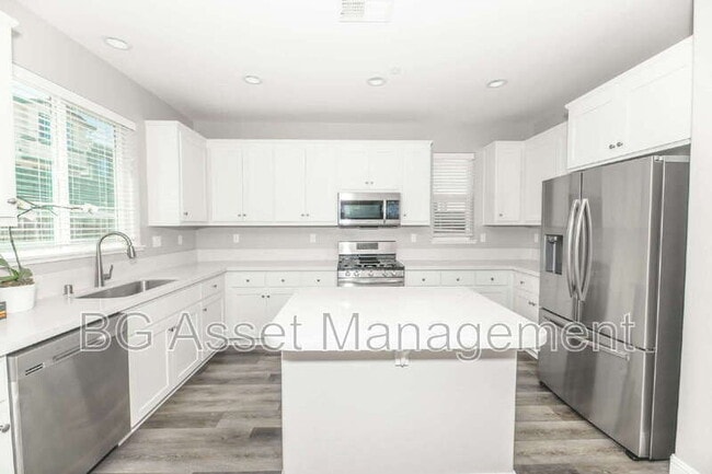 Building Photo - 3138 La Corona Dr