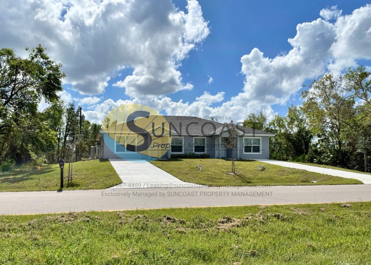 Primary Photo - Gorgeous BRAND NEW 4BR/2BA Duplex Unit!
