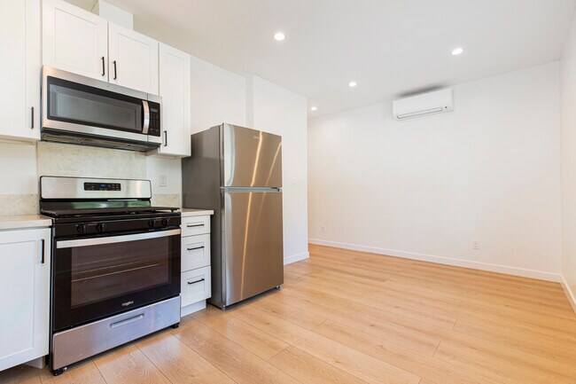 Building Photo - 11107 Whitegate Ave