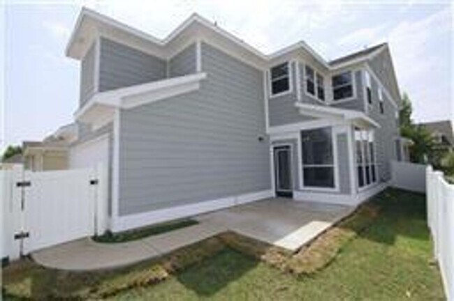 Building Photo - Bright open one of a kind home in the most...