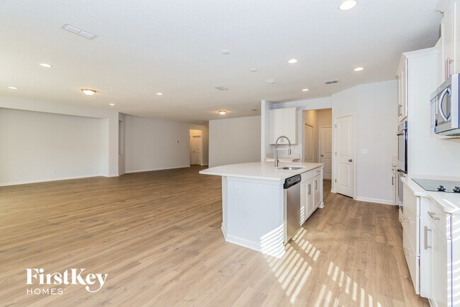 Building Photo - 3606 Oglebay Dr