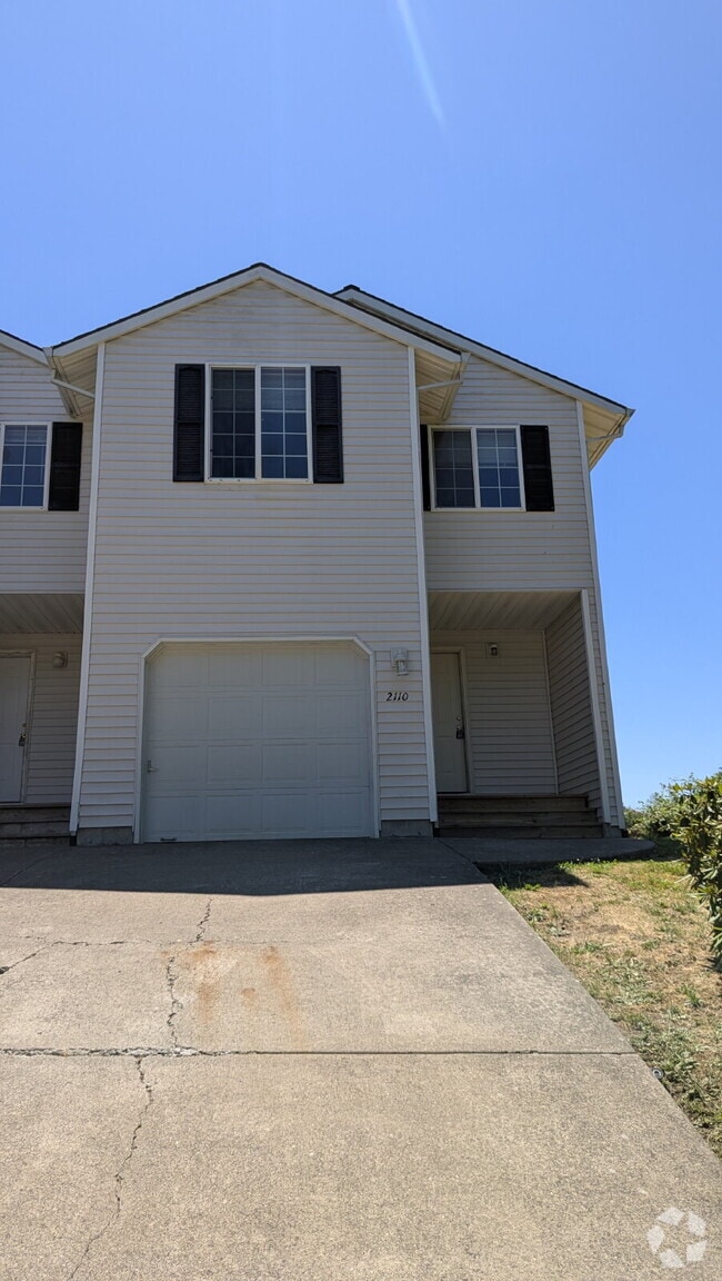 Building Photo - 2110 Baines Blvd