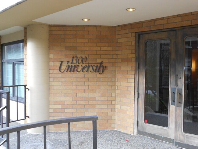 Building Photo - 1300 University St