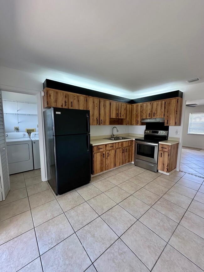 Building Photo - 8698 SE Hobe Ridge Ave