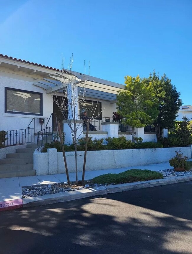 Building Photo - Beautiful Mission Hills Historical Home