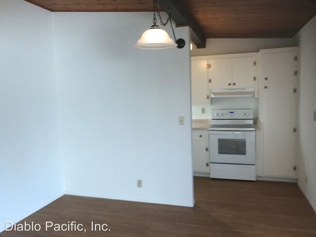 Building Photo - 1331 Ulfinian Way
