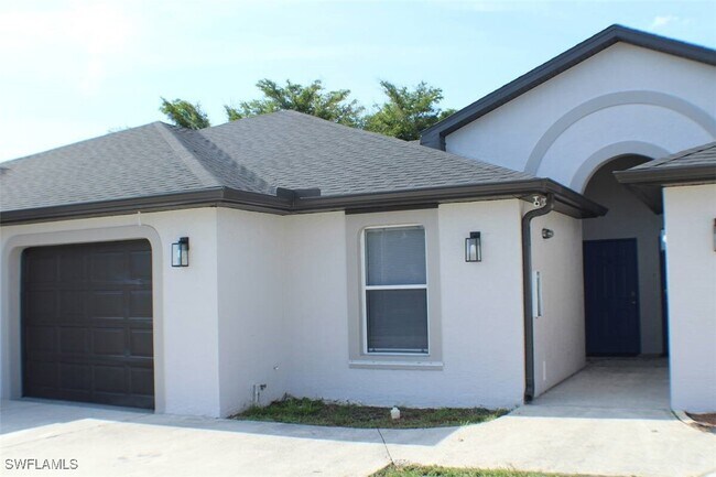 Building Photo - 627 SE 13th Terrace