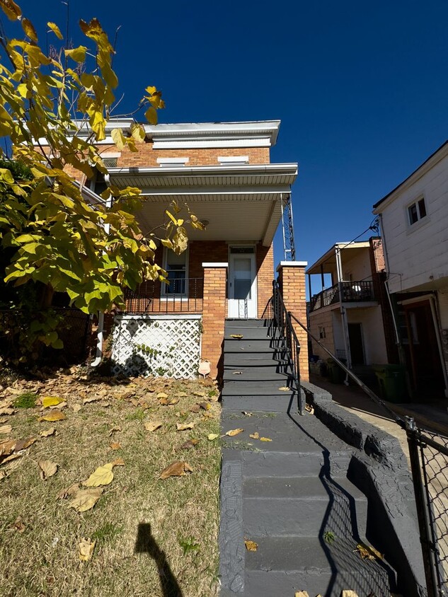 Primary Photo - Charming 3Bed/1.5Bath Townhome with Spacio...