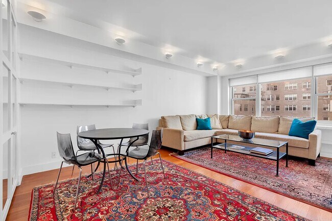 Foto del edificio - 20 E 9th St